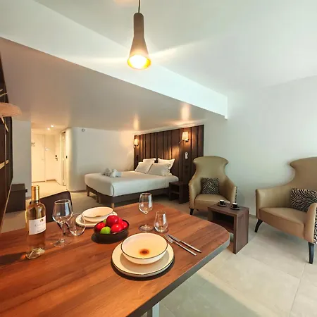 & Monsigny Hotell