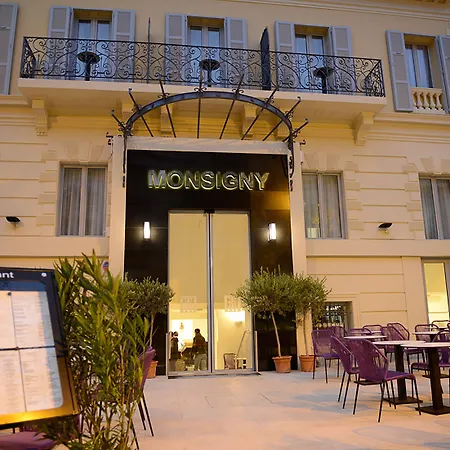 & Monsigny فندق 3*