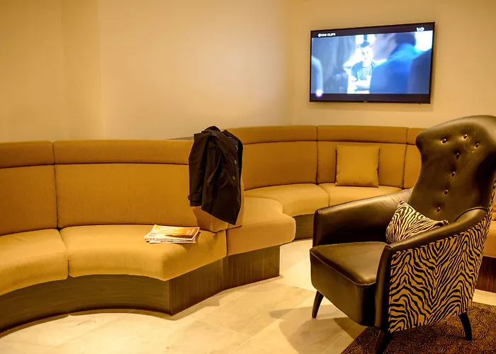 Hotel & Monsigny Nice