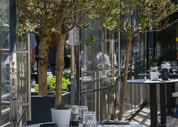 Hotel & Monsigny Nice