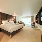 & Monsigny Otel 3*