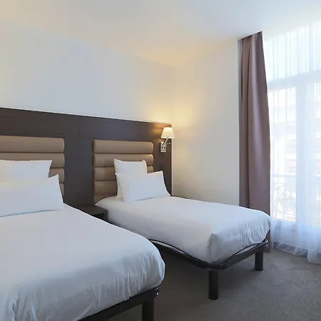 Hotel & Monsigny 3*