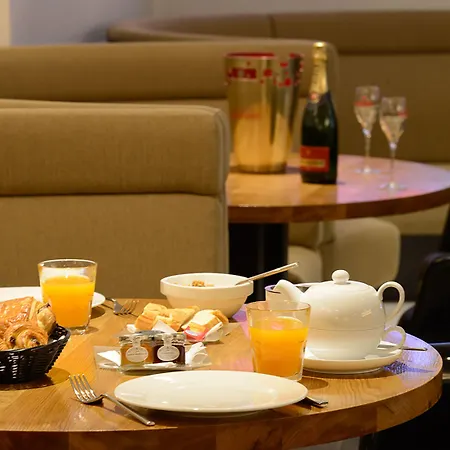 & Monsigny Hotel