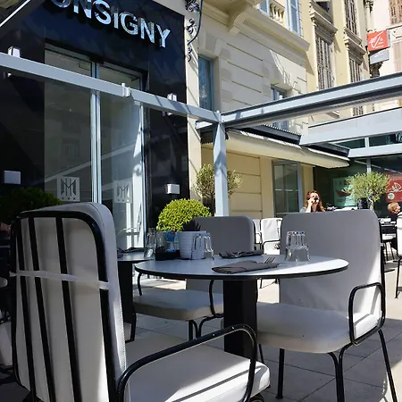 & Monsigny Отель 3*